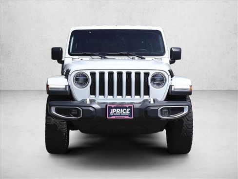 Used 2018 Jeep Wrangler Unlimited Sahara AWD/4WD image 2