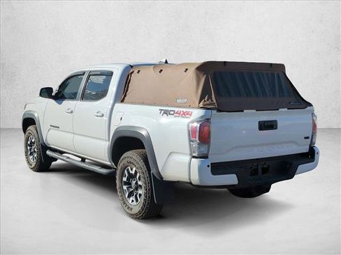 Used 2022 Toyota Tacoma TRD Off-Road image 8