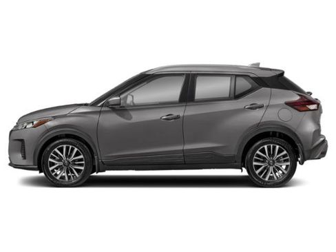 Used 2023 Nissan Kicks SV image 3