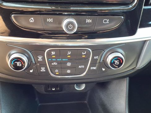 Used 2019 Chevrolet Traverse LT FWD image 14