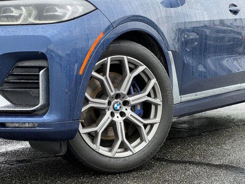 Used 2021 BMW X7 xDrive40i w/ Executive Package image 2