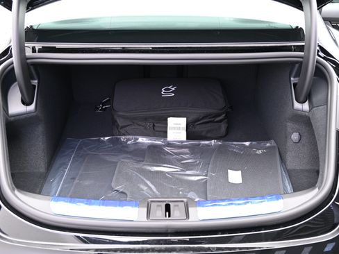 Certified 2025 Porsche Taycan image 17