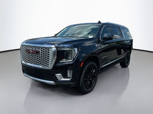 Used 2022 GMC Yukon XL Denali w/ Advanced Technology Package AWD/4WD image 1