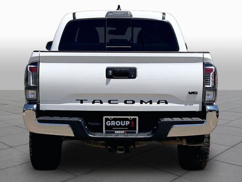 Used 2021 Toyota Tacoma SR5 RWD image 5
