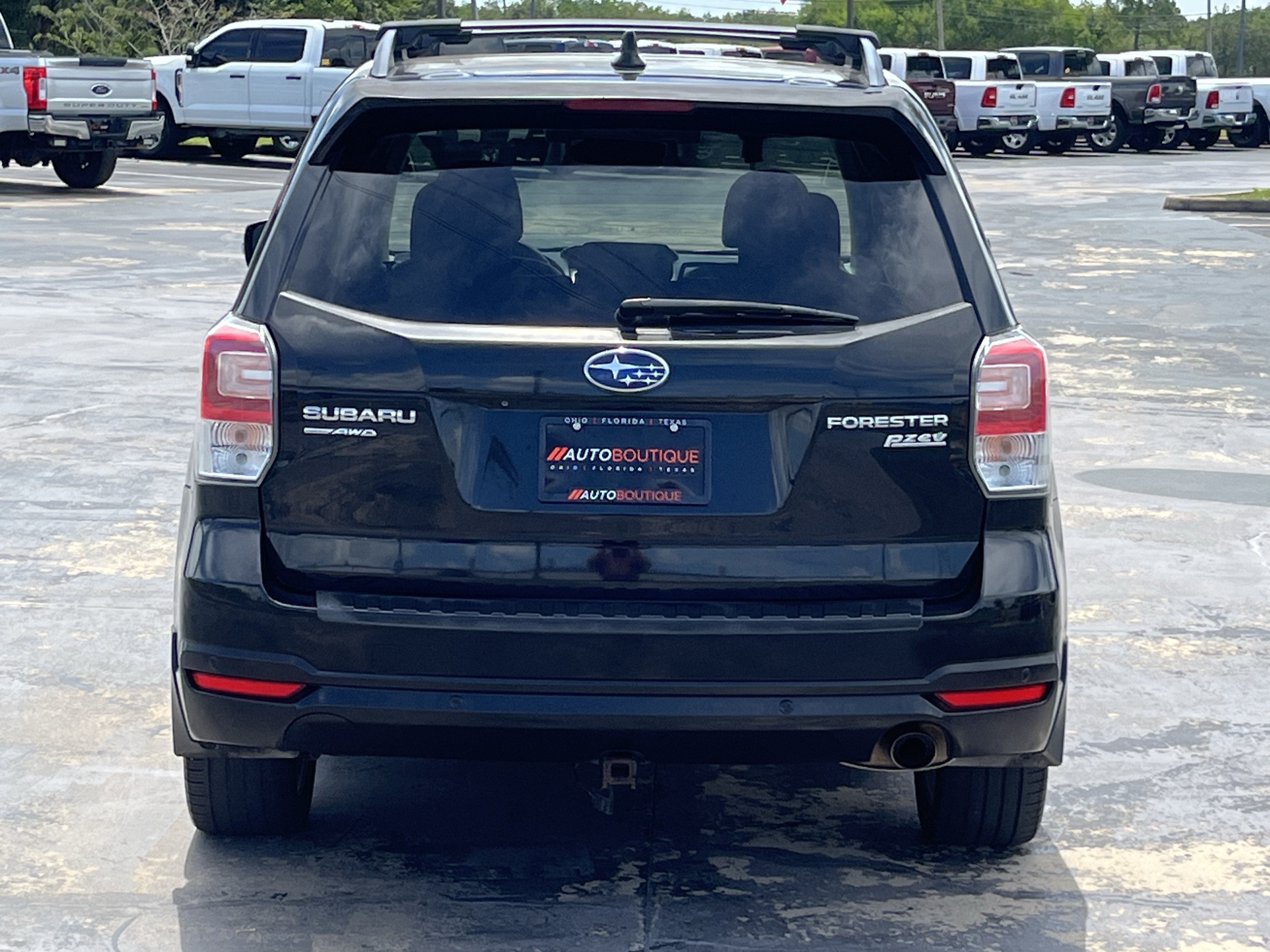 Used 2017 Subaru Forester 2.5i Touring AWD/4WD image 12