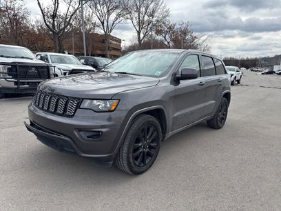 Used 2017 Jeep Grand Cherokee Altitude