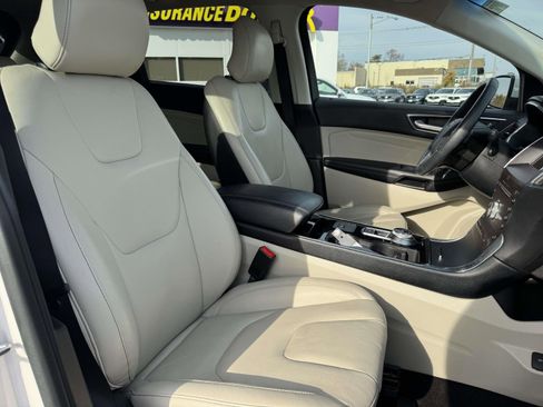 Used 2019 Ford Edge Titanium image 10