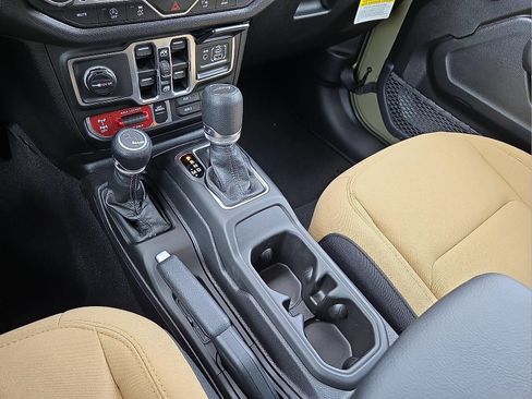 New 2026 Jeep Gladiator Willys AWD/4WD image 25