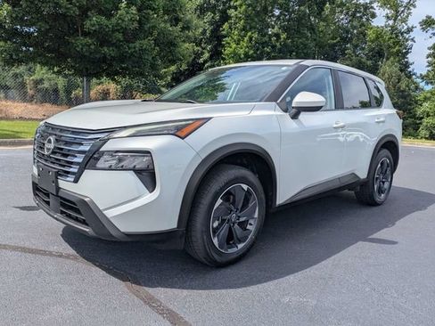 Used 2024 Nissan Rogue SV AWD/4WD image 5