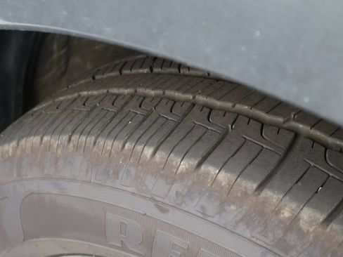Used 2019 Subaru Outback 3.6R Limited AWD/4WD image 6