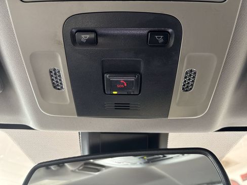 Used 2022 Toyota Camry SE w/ Convenience Package FWD image 16