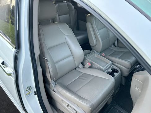 Used 2014 Honda Odyssey Touring Elite image 35