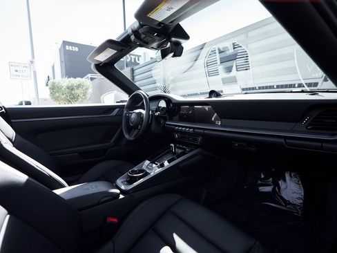 Used 2024 Porsche 911 Carrera 4S image 33