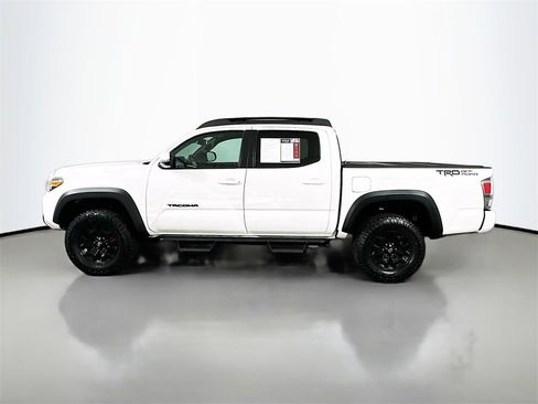 Used 2022 Toyota Tacoma TRD Off-Road image 5