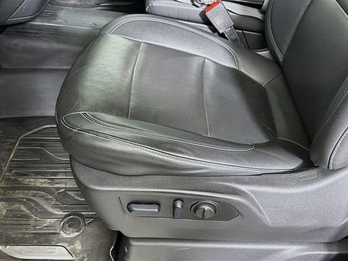 Used 2022 GMC Sierra 1500 SLT image 18