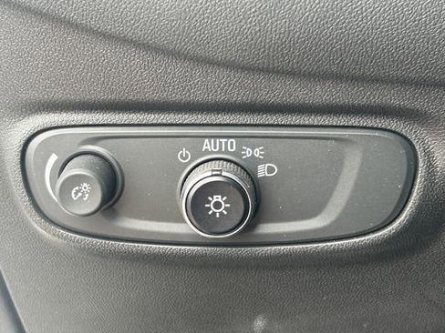Used 2022 Chevrolet Equinox LS w/ LPO, Floor Liner Package AWD/4WD image 24