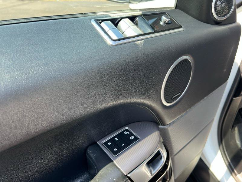 Used 2018 Land Rover Range Rover Sport HSE AWD/4WD image 28