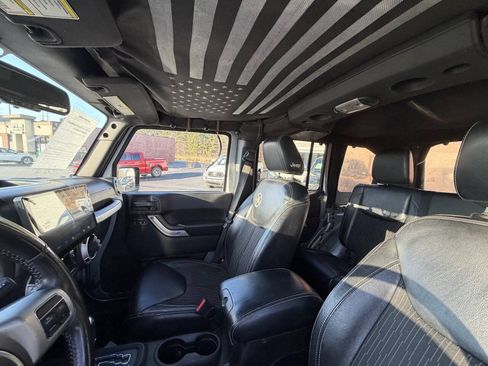 Used 2015 Jeep Wrangler Unlimited Sport AWD/4WD image 16