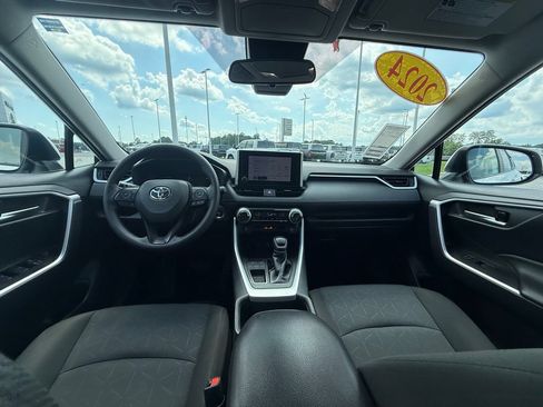 Used 2024 Toyota RAV4 XLE FWD image 7