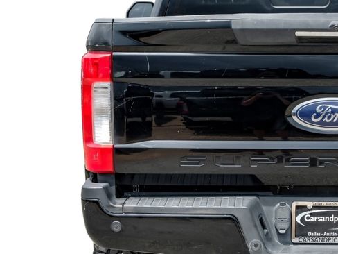 Used 2017 Ford F250 Lariat w/ Lariat Ultimate Package AWD/4WD image 51
