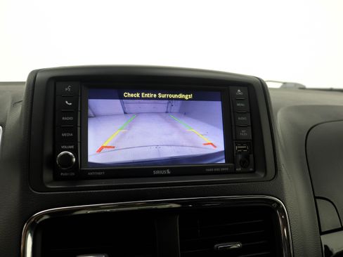Used 2020 Dodge Grand Caravan SXT FWD image 26