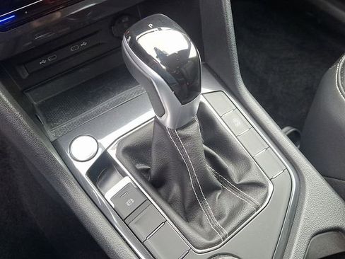 Certified 2023 Volkswagen Tiguan SE image 21