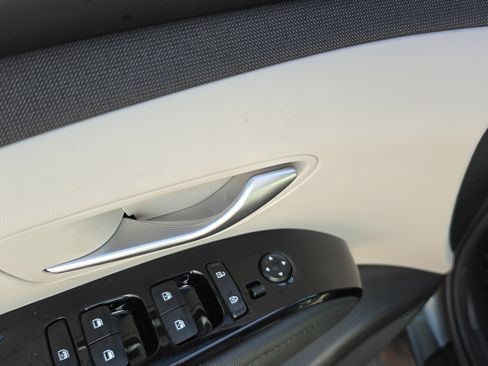 Used 2023 Hyundai Tucson Limited FWD image 19