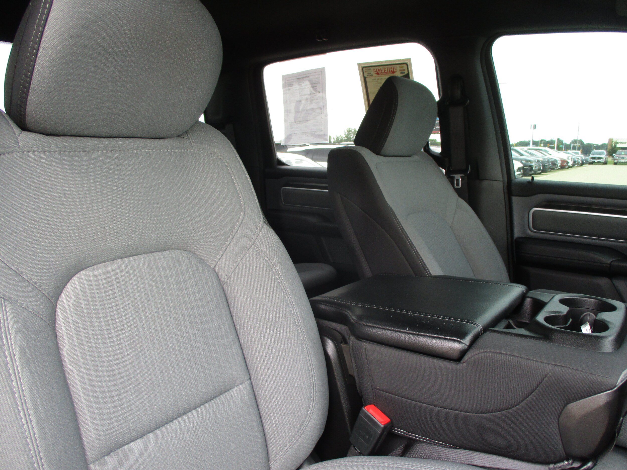 Used 2022 RAM 1500 Big Horn AWD/4WD image 38