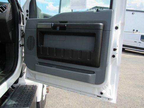Used 2022 Ford F750 2WD Regular Cab Super Duty image 12