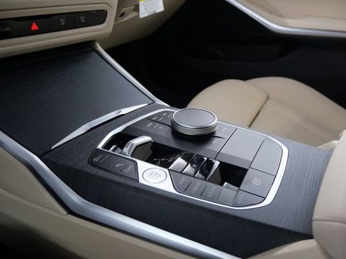 Used 2025 BMW 330i Sedan w/ Premium Package image 25