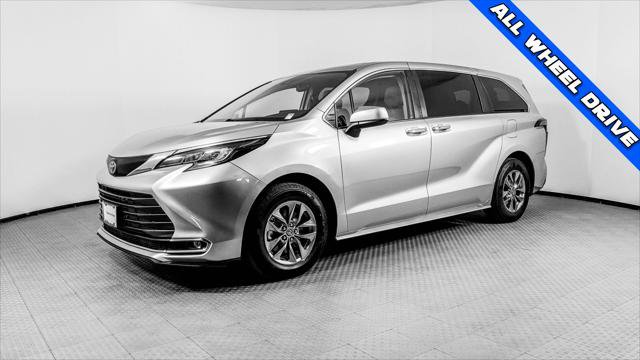 Used 2023 Toyota Sienna XLE AWD/4WD image 2