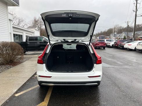 Used 2025 Volvo V60 B5 Cross Country Plus image 19