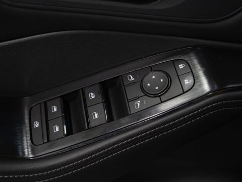 Used 2025 Nissan Rogue SV AWD/4WD image 23