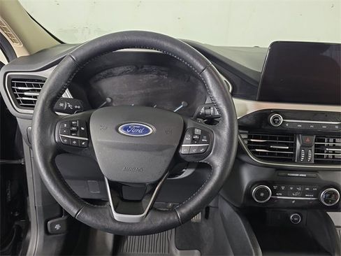 Used 2020 Ford Escape SEL image 11
