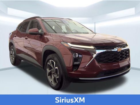 Used 2024 Chevrolet Trax LT FWD image 5