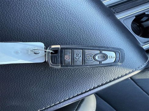 Used 2018 Ford F150 Raptor w/ Equipment Group 802A Luxury image 37