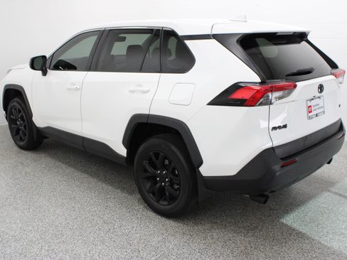 Used 2023 Toyota RAV4 LE FWD image 9