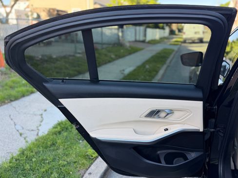 Used 2019 BMW 330i xDrive Sedan w/ Driving Assistance Package AWD/4WD image 23