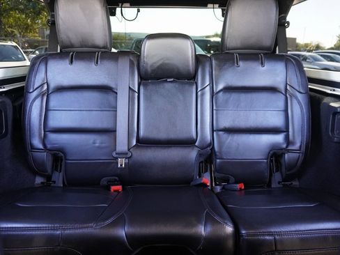 Used 2020 Jeep Wrangler Unlimited Sahara image 26