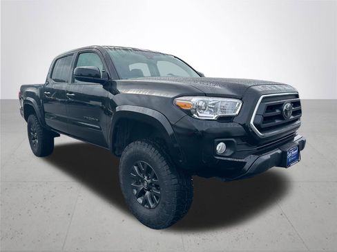 Used 2023 Toyota Tacoma SR5 w/ Black Out Package (TMS) AWD/4WD image 5