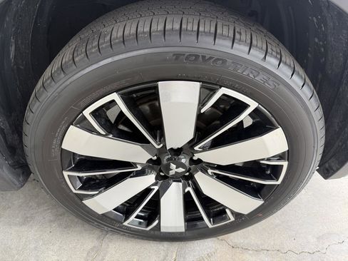 Used 2025 Mitsubishi Outlander SEL image 57