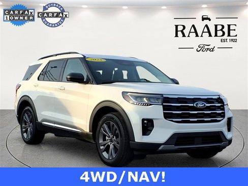 Used 2025 Ford Explorer Active w/ Active Comfort Package image 1