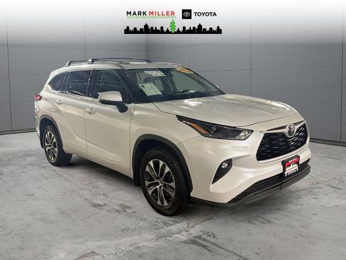 Used 2022 Toyota Highlander XLE image 7