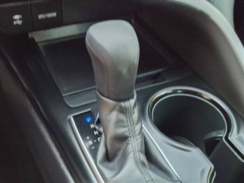 Used 2018 Toyota Camry LE FWD image 11