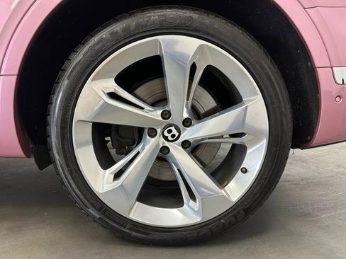 Used 2018 Bentley Bentayga image 65