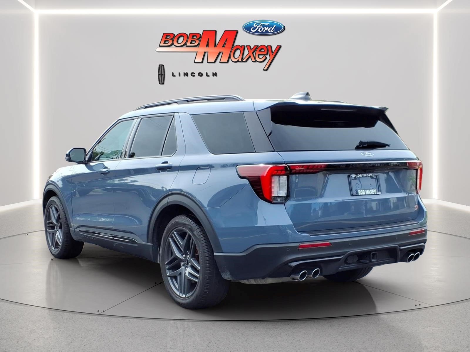 Used 2025 Ford Explorer ST w/ Sun And Sound Package AWD/4WD image 6
