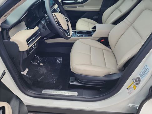 New 2026 Lincoln Corsair Premiere image 17