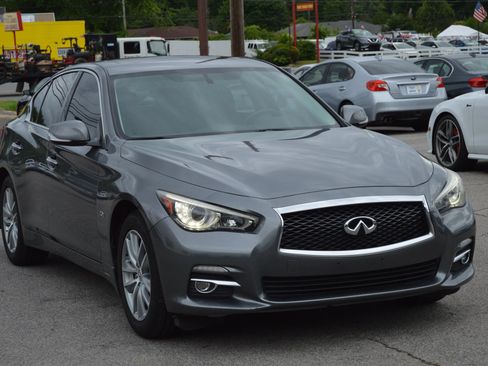 Used 2016 INFINITI Q50 Premium w/ 2.0T Premium Plus Package RWD image 2