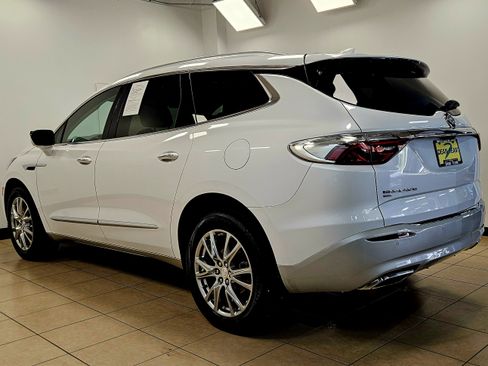 Used 2022 Buick Enclave Premium w/ Experience Buick Package image 5