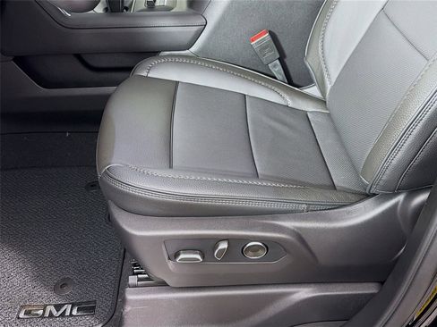 New 2026 GMC Sierra 1500 Denali w/ Denali Reserve Package AWD/4WD image 22